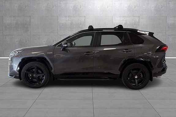 Toyota RAV4 Plug-in Hybrid 2 of 28