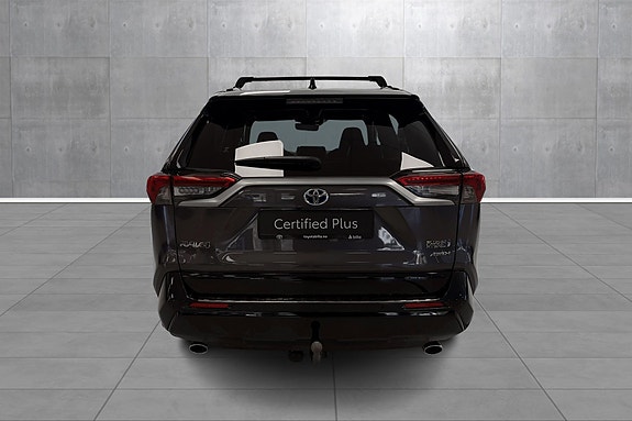 Toyota RAV4 Plug-in Hybrid 4 of 28