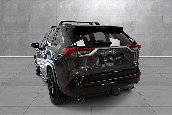 Toyota RAV4 Plug-in Hybrid 3 of 28