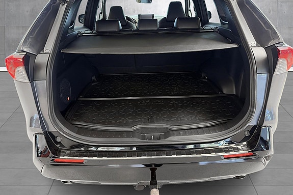 Toyota RAV4 Plug-in Hybrid 13 of 28