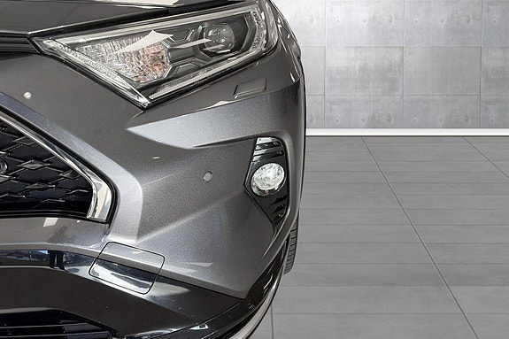 Toyota RAV4 Plug-in Hybrid 9 of 28