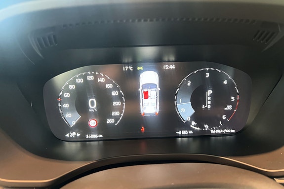 Volvo XC60 13 of 18