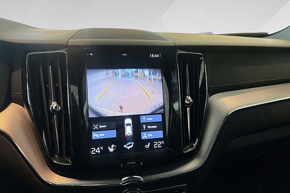 Volvo XC60 15 of 18