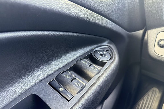 Ford Kuga 28 of 30