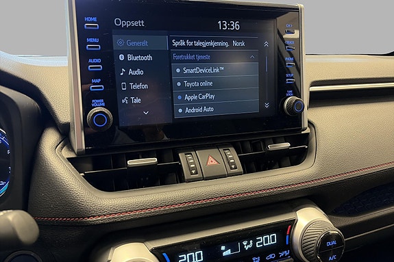 Toyota RAV4 Plug-in Hybrid 22 of 26