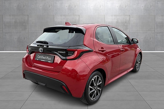 Toyota Yaris 5 of 24