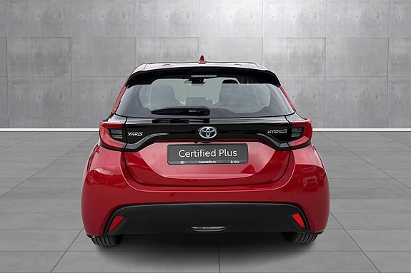 Toyota Yaris 4 of 24