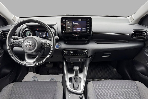 Toyota Yaris 16 of 24