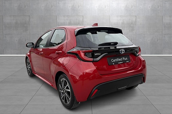 Toyota Yaris 3 of 24