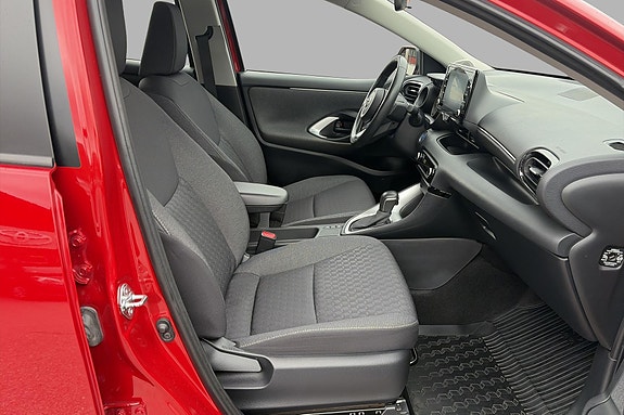 Toyota Yaris 14 of 24