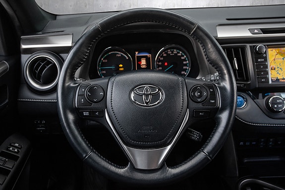 Toyota RAV4 9 of 20