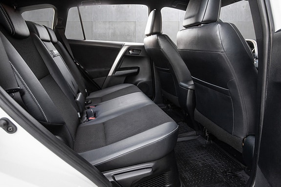Toyota RAV4 15 of 20