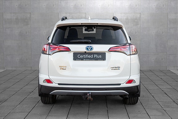 Toyota RAV4 3 of 20