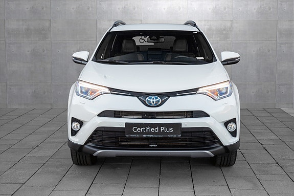 Toyota RAV4 6 of 20