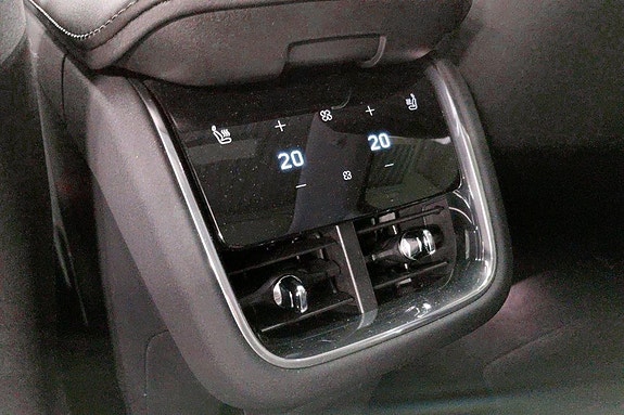 Volvo ES90 17 of 30