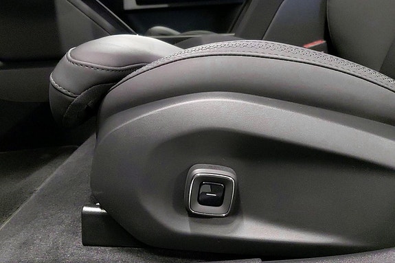Volvo ES90 19 of 30