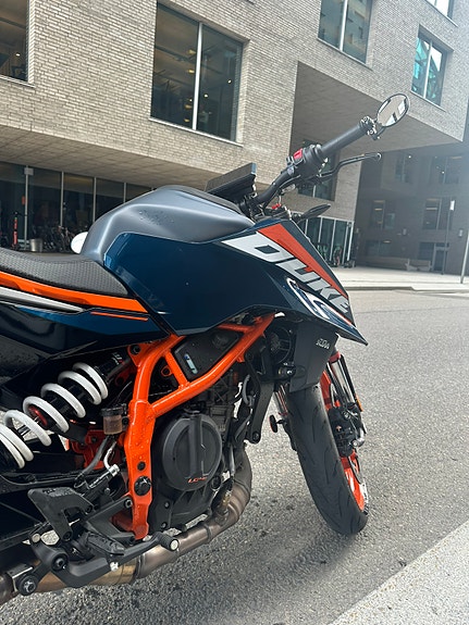 KTM 390 Duke 3 of 9