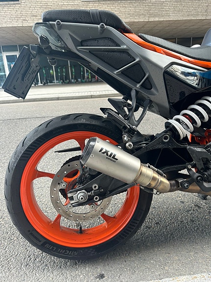 KTM 390 Duke 5 of 9