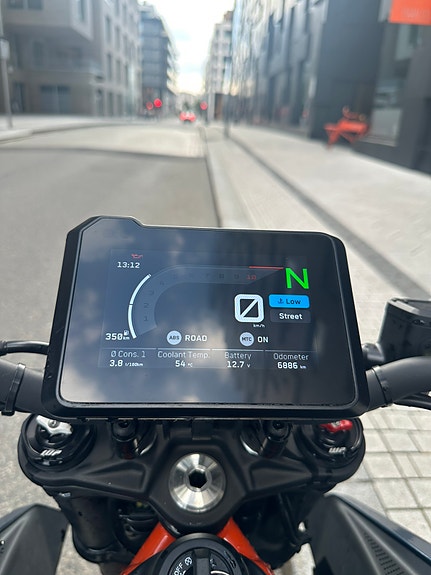 KTM 390 Duke 9 of 9