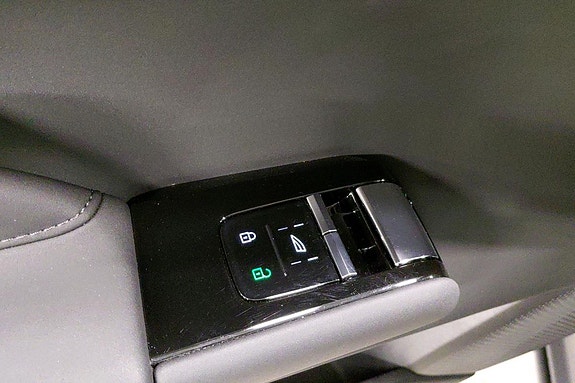 Volvo ES90 18 of 30