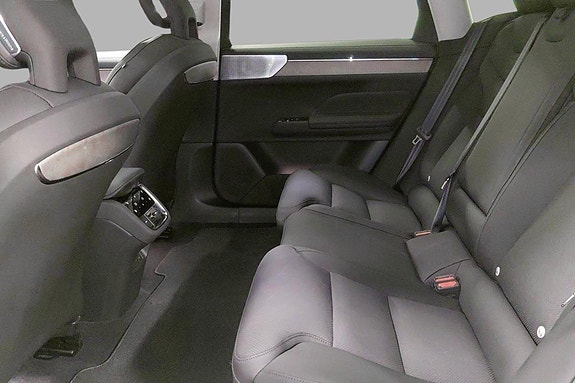 Volvo ES90 11 of 30
