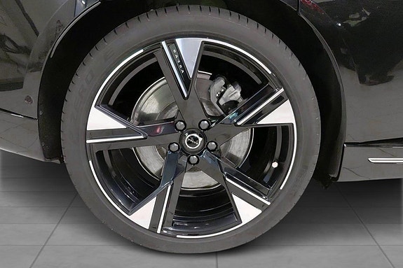 Volvo ES90 15 of 30