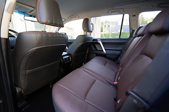 Toyota Land Cruiser 16 of 30