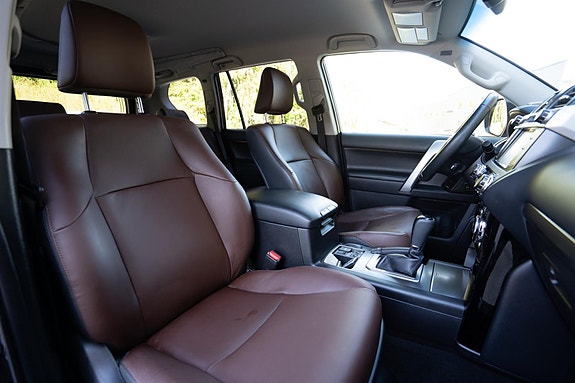 Toyota Land Cruiser 22 of 30
