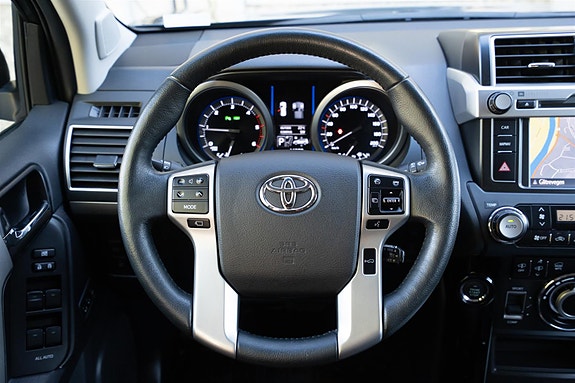 Toyota Land Cruiser 25 of 30
