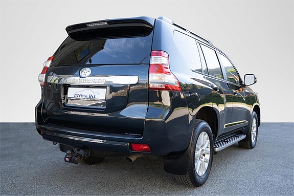Toyota Land Cruiser 8 of 30