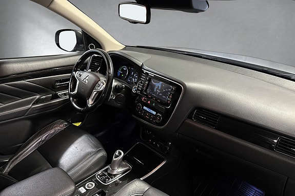 Mitsubishi Outlander 24 of 29