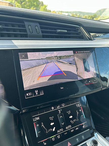 Audi e-tron 15 of 18