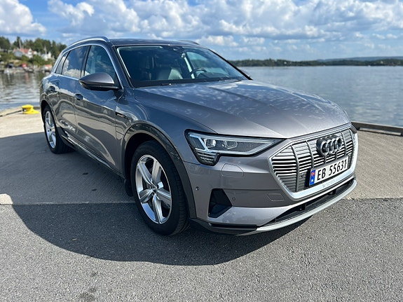 Audi e-tron 2 of 18