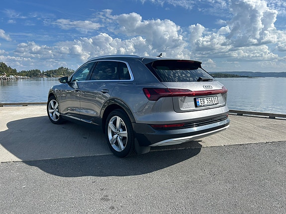 Audi e-tron 4 of 18