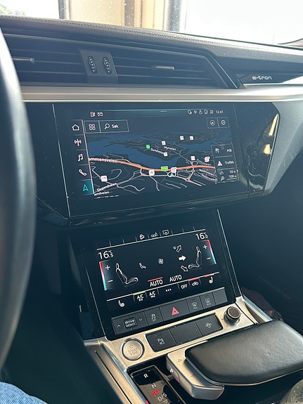 Audi e-tron 17 of 18