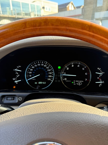 Lexus LX470 16 of 17