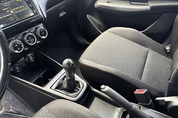 Suzuki Swift 17 of 20