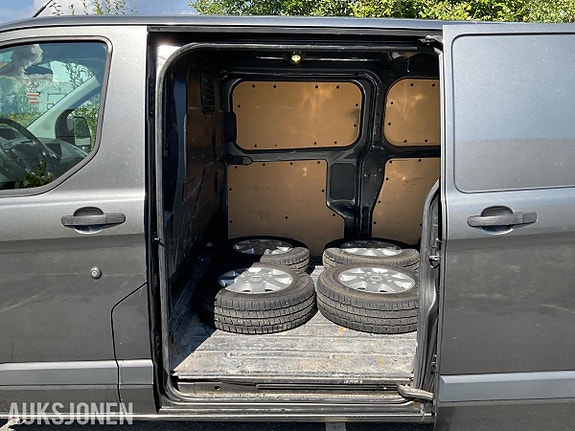 Ford Transit Custom 11 of 30