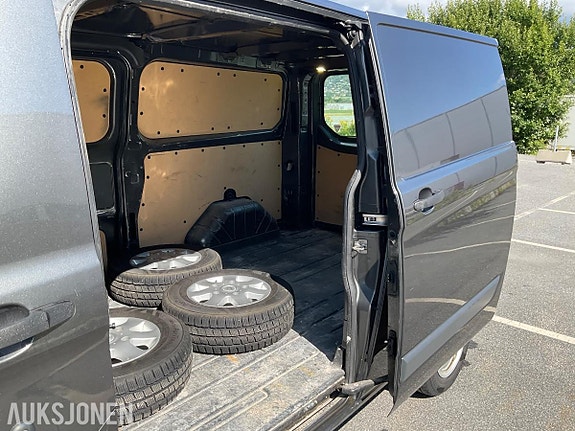 Ford Transit Custom 12 of 30