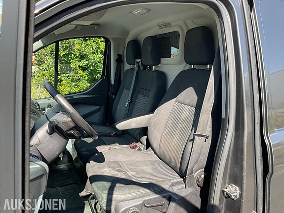 Ford Transit Custom 15 of 30