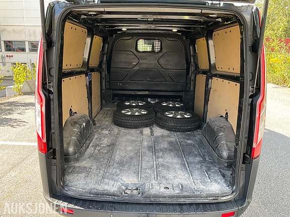 Ford Transit Custom 10 of 30