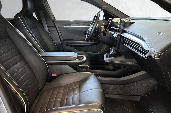 Renault Megane E-Tech 13 of 20