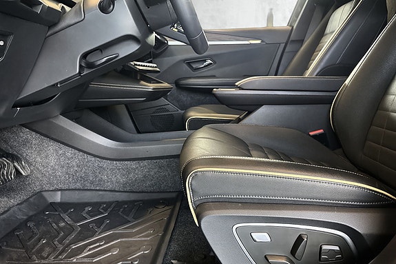 Renault Megane E-Tech 10 of 20
