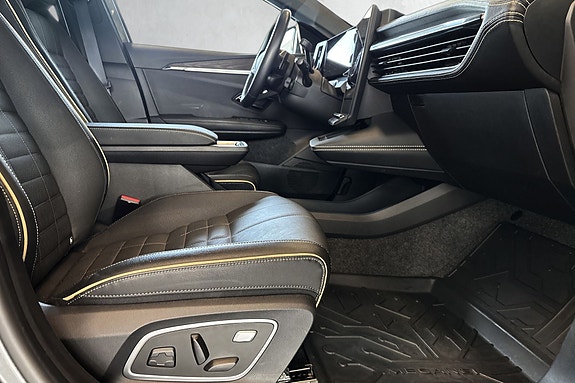 Renault Megane E-Tech 12 of 20