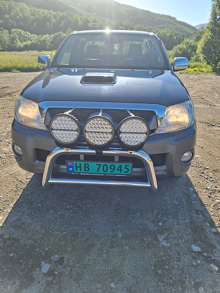 Toyota HiLux 12 of 30