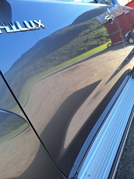 Toyota HiLux 28 of 30