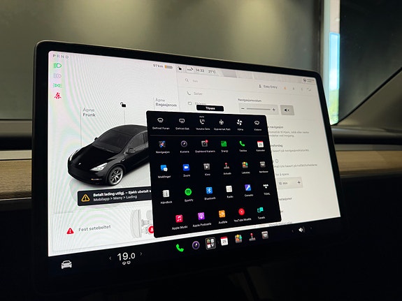 Tesla Model Y 19 of 25