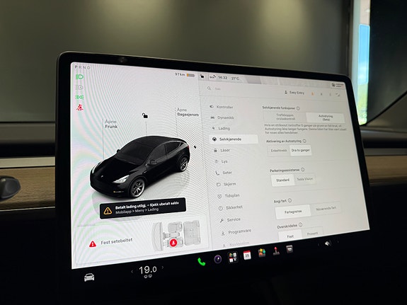 Tesla Model Y 17 of 25