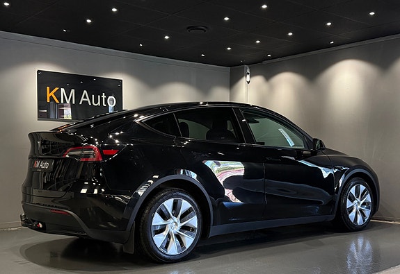 Tesla Model Y 6 of 25