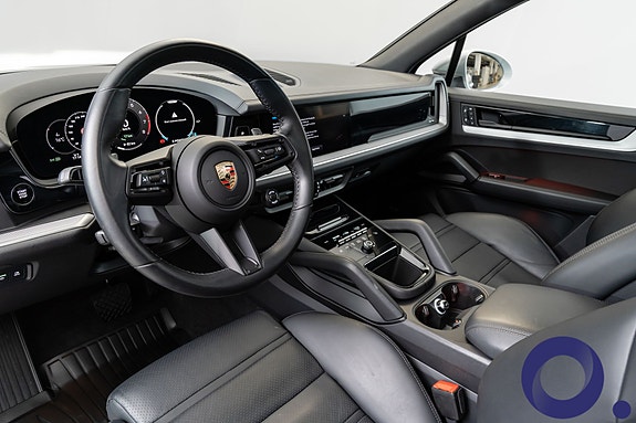 Porsche Cayenne 15 of 30
